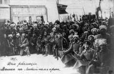 Russian soldiers line the Liteinyi Prospect in Petrograd (now St. Petersburg), Russia, in 1917. A UMNS photo courtesy of the Library of Congress.