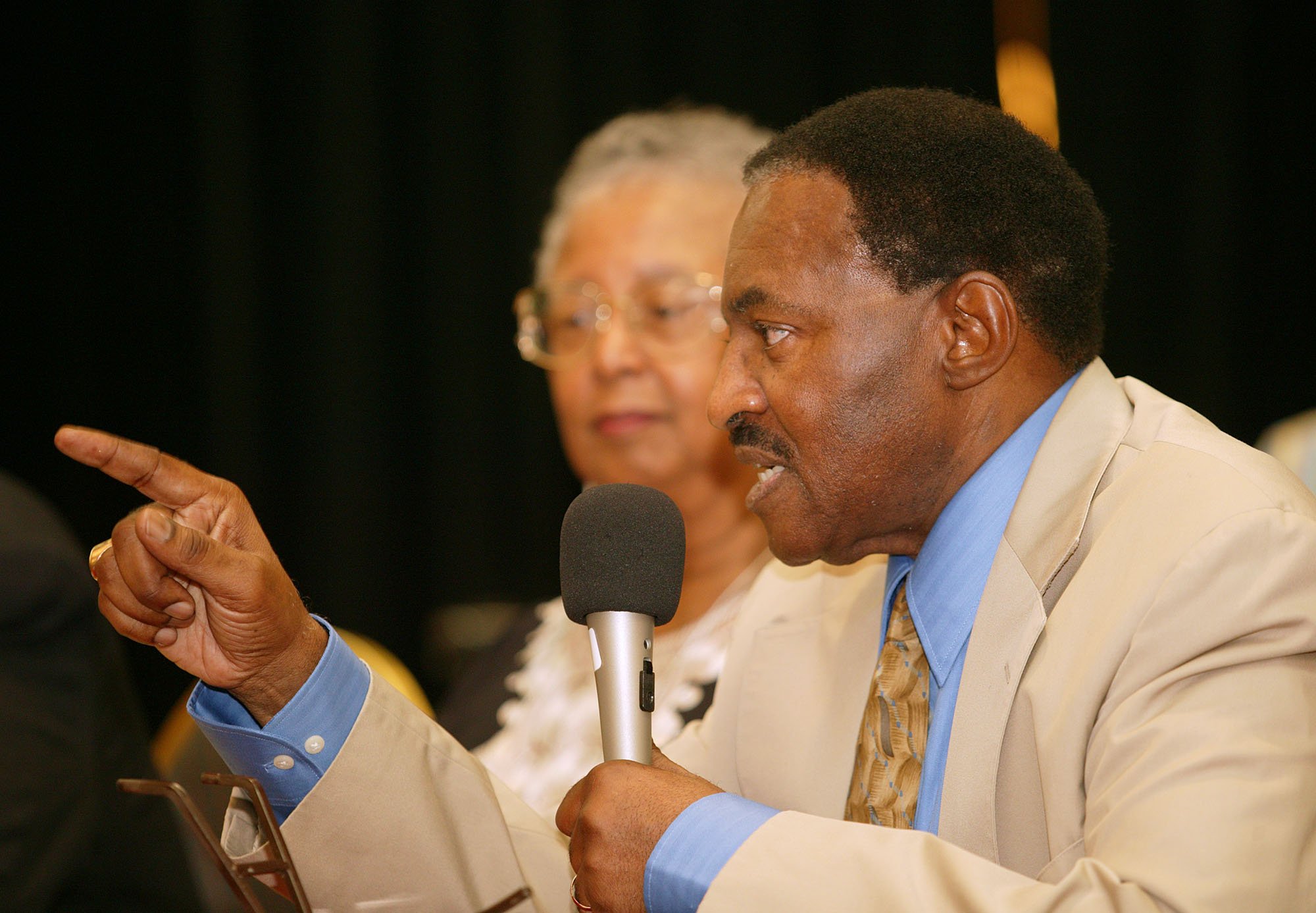 United Methodist Bishop Woodie W. White (right) and Barbara Thompson help lead a panel discussion during the Central Jurisdiction reunion. A UMNS photo by Mike DuBose