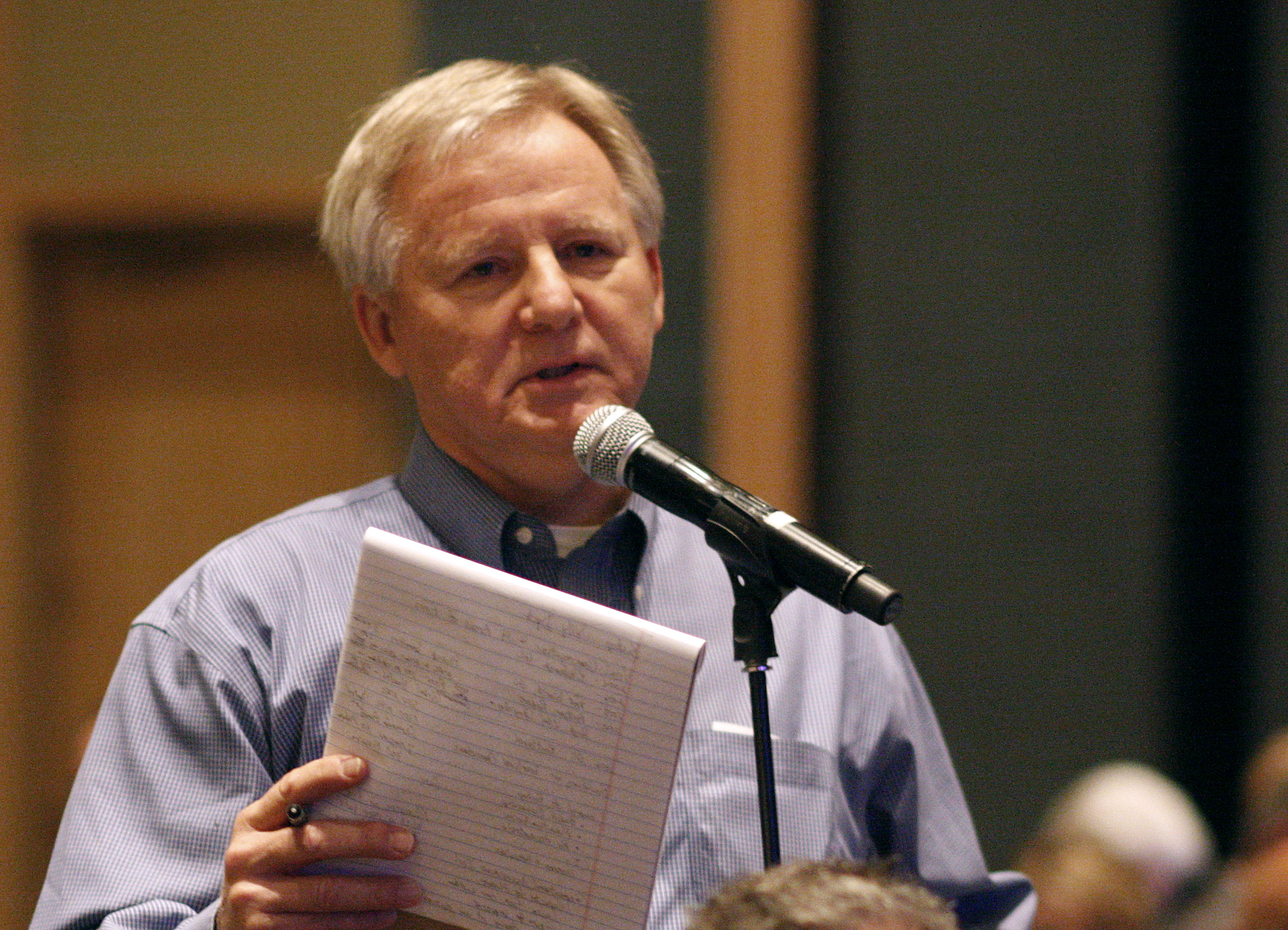 The Rev. Mark Ogren, director of congregational excellence for the Virginia Conference, shares what is happening in his area during the United Methodist Council of Bishops’ Extended Cabinet Summit in Jacksonville, Fla. Photo by Kathy L. Gilbert, UMNS.