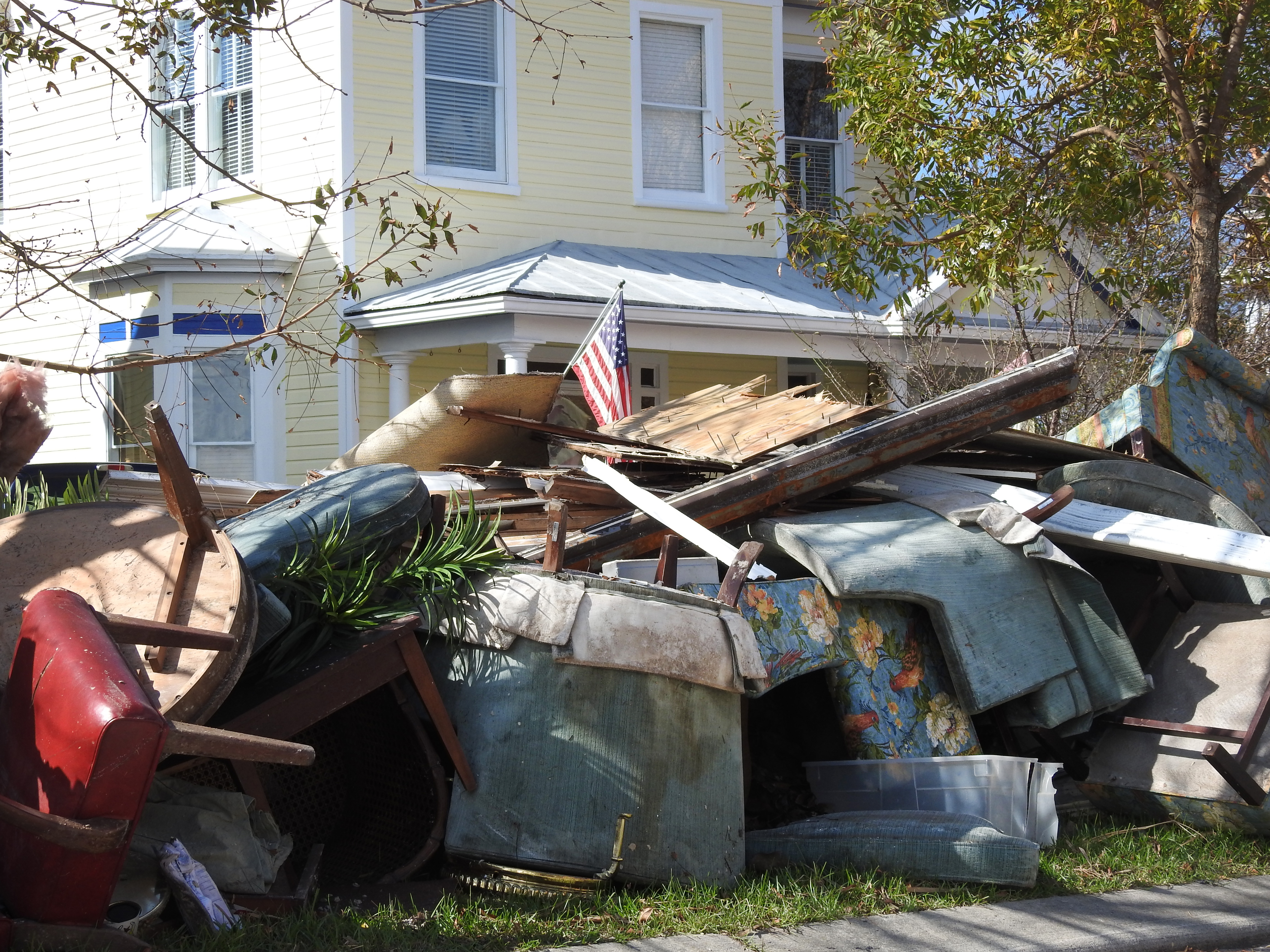 Debris from Hurricane Florence floods lines some downtown streets of historic New Bern, North Carolina. Photo by Sam Hodges, UMNS.