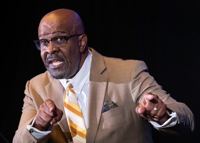 The Rev. Vance P. Ross leads Bible study. Ross is senior pastor of Central United Methodist Church in Atlanta. Photo by Mike DuBose, UMNS.