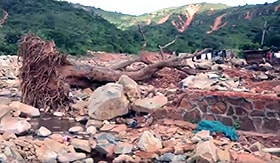 The United Methodist Church in Zimbabwe handed out more than $25,000 in aid to Cyclone Idai survivors in the Ngangu and Copper communities in April 2019. UMNS correspondent Priscilla Muzerengwa offered a video report of The United Methodist Church’s relief efforts in the Chimanimani district of Zimbabwe. Video image by Priscilla Muzerengwa for United Methodist News Service.