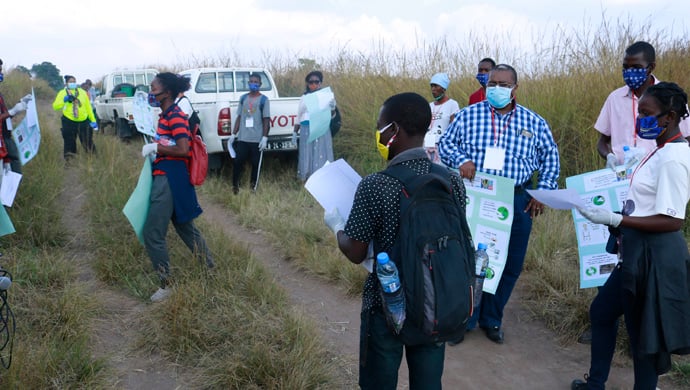 Equipe de voluntários preparados para entrarem em acção nas comunidades circunvizinhas de Quessua, Malanje. Foto de João Nhanga.