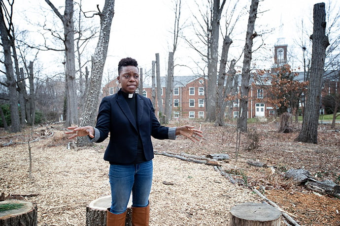 The Rev. Chenda Innis Lee walks through the outdoor worship space at Fairlington United Methodist Church in Alexandria, Va., where she serves as associate pastor. Lee announced a “Do No Harm” initiative asking for measures to combat racism after she received anonymous letters criticizing her appearance. Photo by Mike DuBose, UM News.