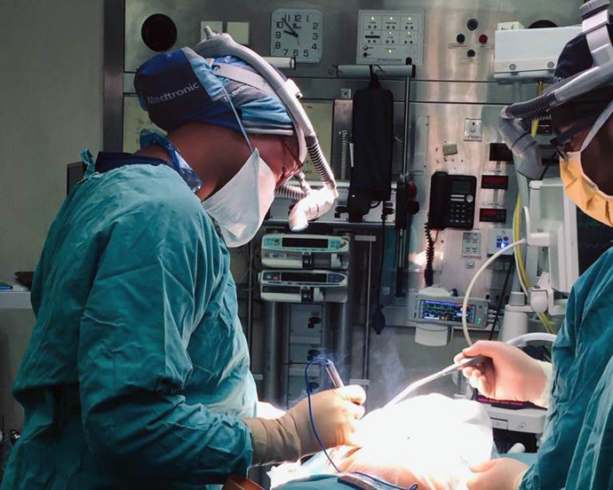 Cardiothoracic surgeon Dr. Kudzai Kanyepi is seen in the operating room at Inkosi Albert Luthuli Central Hospital in South Africa. Kanyepi is a member of Chisipiti United Methodist Church in Harare, Zimbabwe. Photo by Siphakamise Raymond Maphumulo.