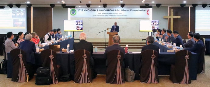 Roland Fernandes, top executive of the United Methodist Board of Global Ministries, speaks about the work of the agency on Aug. 30 during the second Mission Consultation between the General Board of Missions of the Korean Methodist Church and Global Ministries at Kwanglim Methodist Church in Seoul, South Korea. Photo by Rev. Thomas E. Kim, UM News.