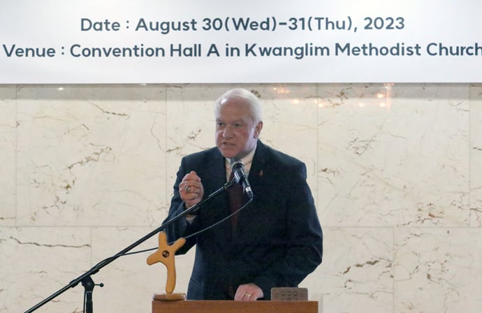 Council of Bishops President Thomas Bickerton preaches at the closing worship service of the second Mission Consultation between the General Board of Missions of the Korean Methodist Church and the United Methodist Board of Global Ministries on Aug. 31 at Kwanglim Methodist Church in Seoul, South Korea. Photo by Rev. Thomas E. Kim, UM News.